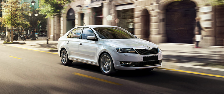 фото белой Skoda Rapid FL